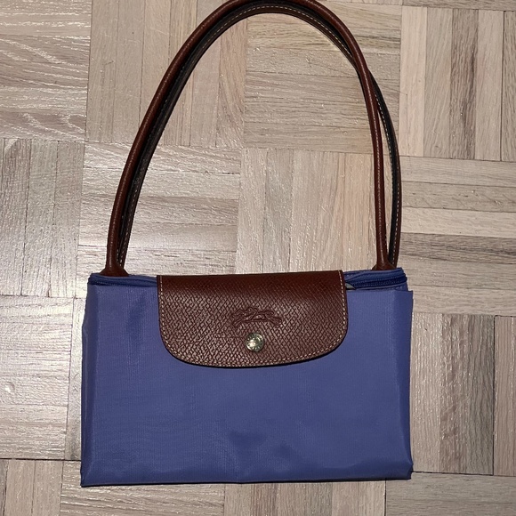 Longchamp - Le Pliage Nylon Shoulder Bag, Lavender Color, Great Condition - Picture 2 of 7